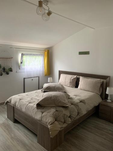 Chez Fifi&Stella - carbon neutral hotel in Neufmoutiers-En-Brie