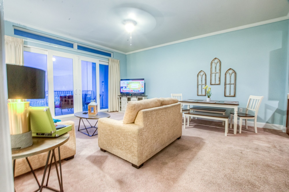 Laketown Wharf Resort by Aneliya's Rentals - photo 558