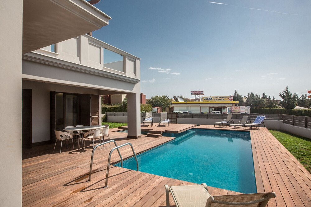 Cyprus In The Sun Celebrity Villa Hannah Murtagh 3 Gold