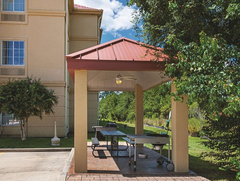 La Quinta Inn & Suites by Wyndham Slidell North Shore Area - photo 25