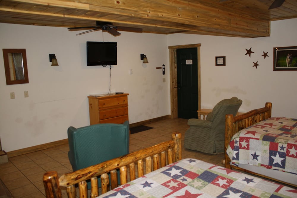 The Historic Wapiti Lodge - photo 10