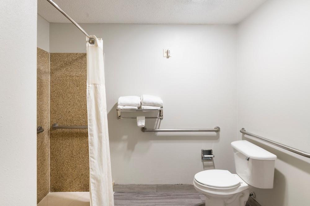 Red Roof Inn Stafford TX - photo 22