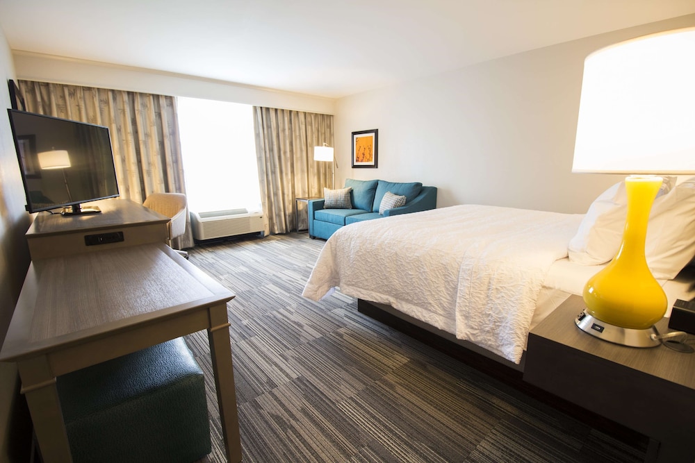 Hampton Inn Decatur Mt. Zion - photo 13