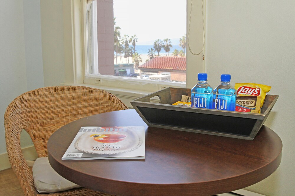 Cadillac Hotel - photo 16