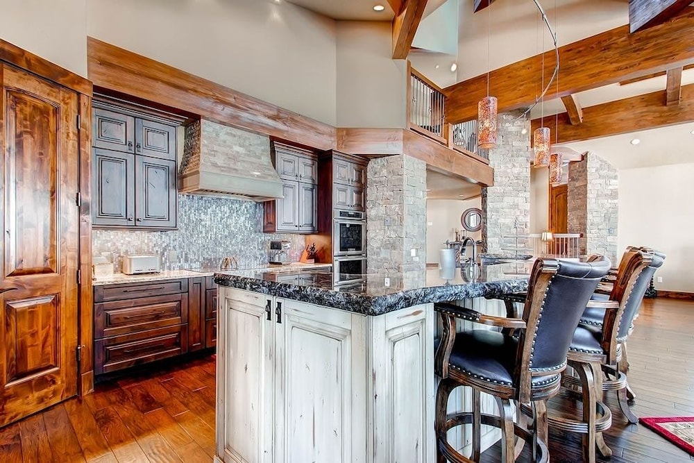 Slopeside Manor On Peak 8 By Pinnacle Lodging - photo 12