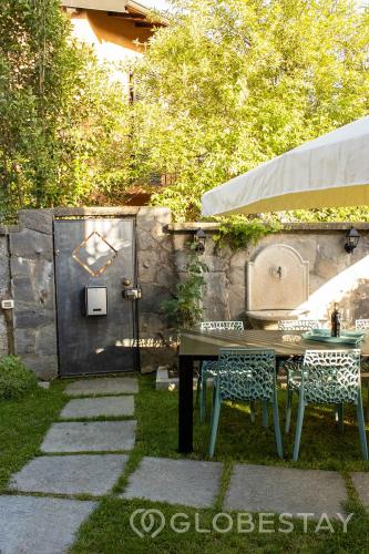 Villa SalMar Apartment 1 BBQ and Garden — 4-Star Luxury Hotel in Gavirate, Italy