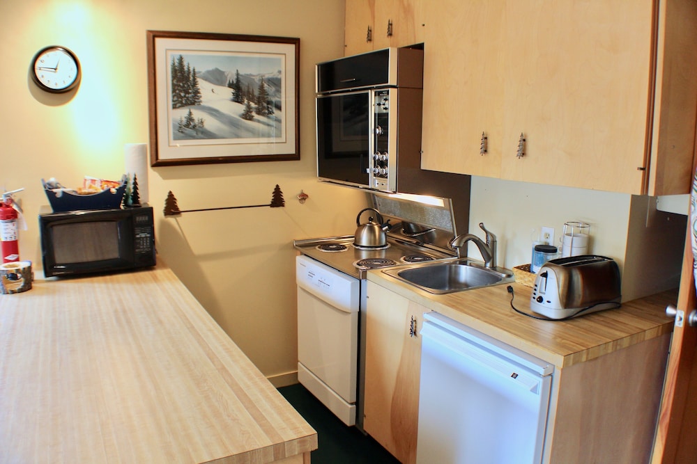 Crystal Chalets Condominiums at Crystal Mountain Ski Resort - photo 71