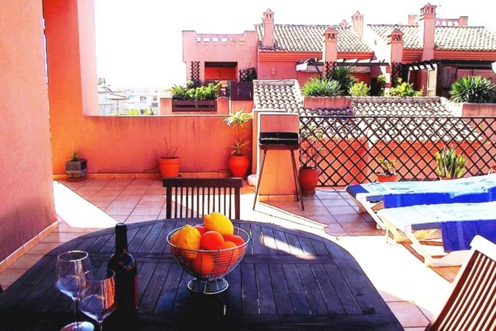 Las Brisas Apartment Salobrena — 4-Star Luxury Hotel in Salobrena, Spain