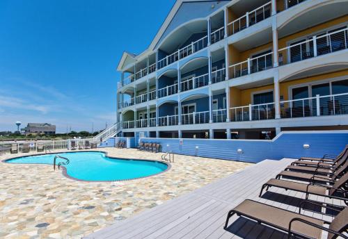 WV19 Chasing Sunsets in Southern Shores, United States