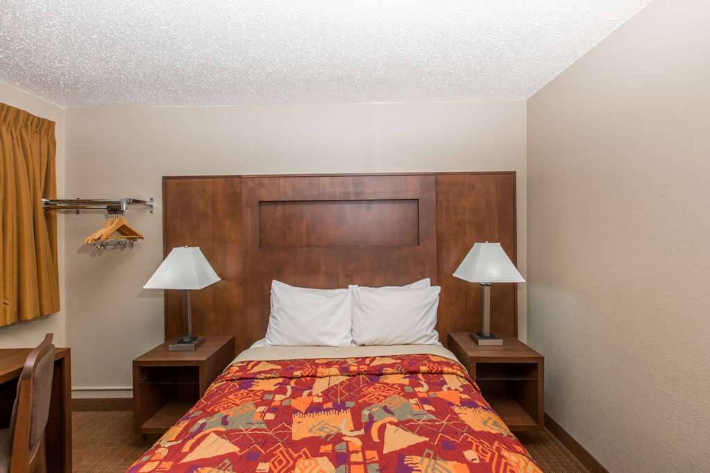 Days Inn by Wyndham Pierre - photo 13