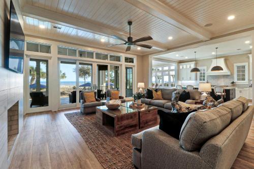 19 Armada in Hilton Head Island, United States