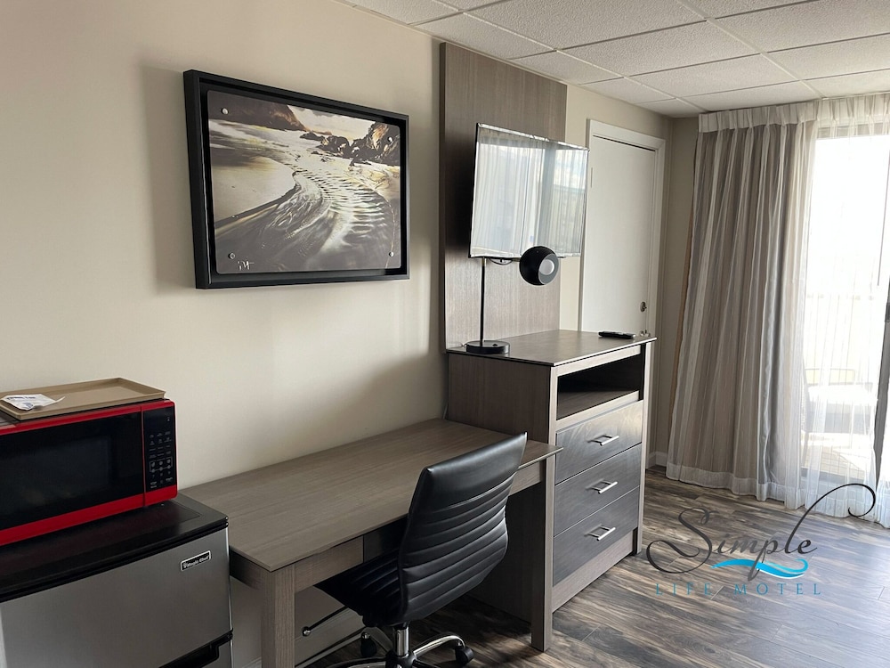 Simple Life Motel - photo 22