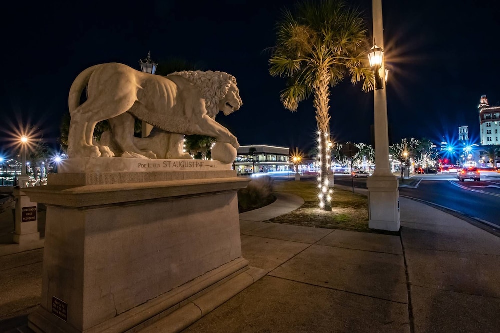 Tropical Escape - last minute hotel in Saint Augustine