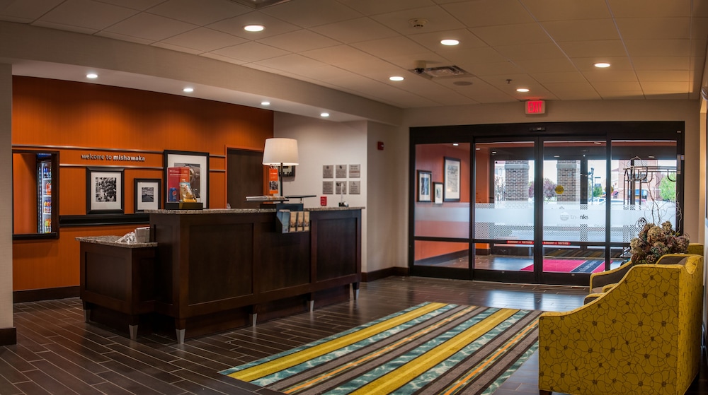 Hampton Inn & Suites Mishawaka South Bend at Heritage Square - photo 4