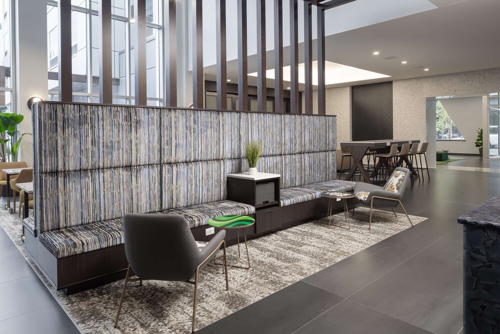 Hampton Inn & Suites Rochester Downtown - photo 2