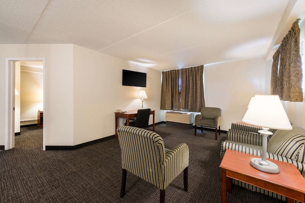 Quality Inn Bradley Bourbonnais - photo 13