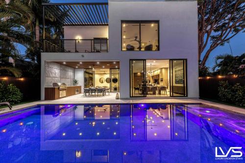 Villa Enclave Brand New Luxe Las Olas Beach Villa — 4-Star Luxury Hotel in Fort Lauderdale, United States