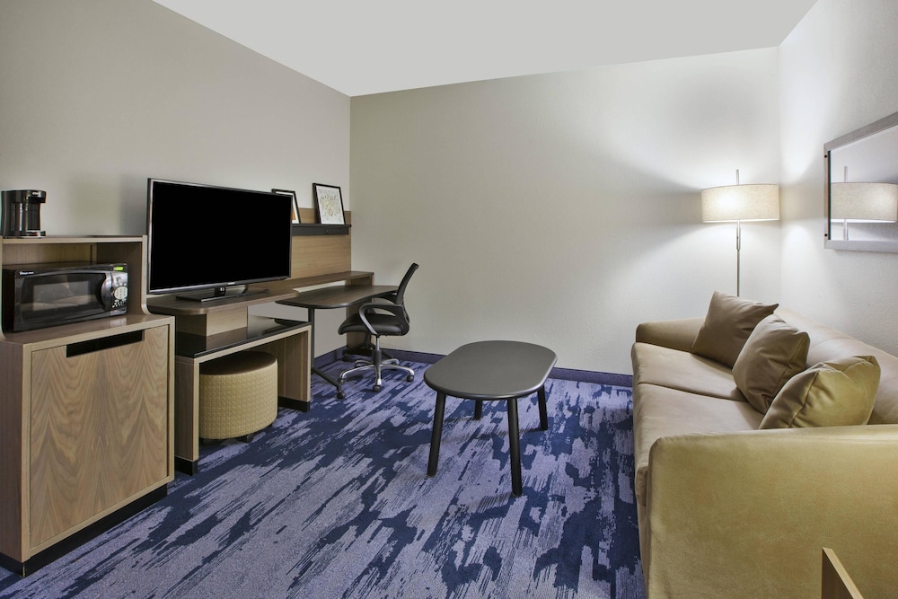 Fairfield Inn & Suites by Marriott Milwaukee Downtown - photo 12