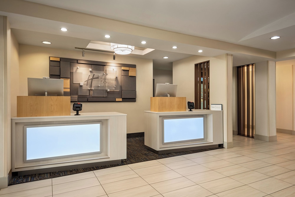 Holiday Inn Express Hotel & Suites Fredericksburg by IHG - photo 47