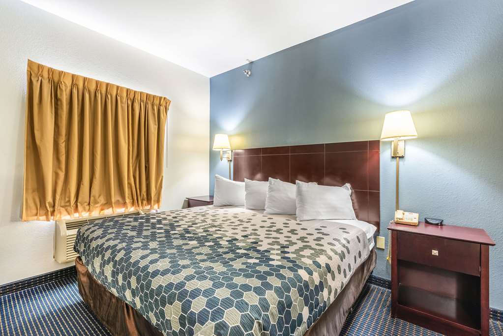 Econo Lodge Inn & Suites Pritchard Road North Little Rock - photo 26