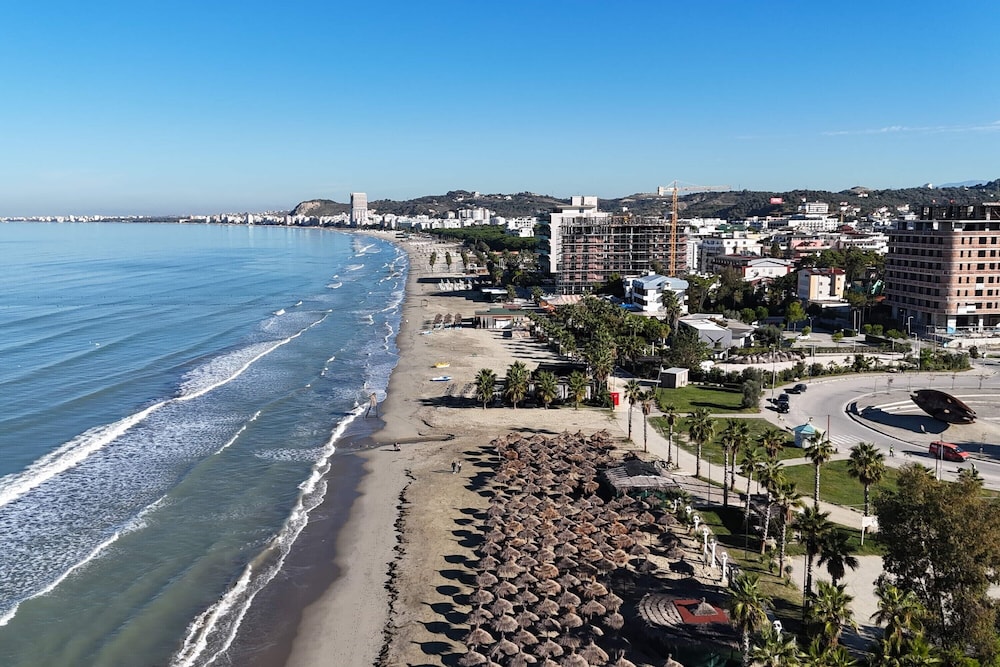 Holiday Apartment in Golem 070 — 4-Star Luxury Hotel in Golem, Albania