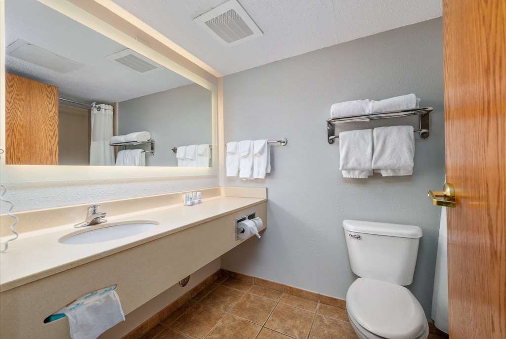 Ramada by Wyndham Sioux Falls Airport Waterpark & Event Ctr - photo 50