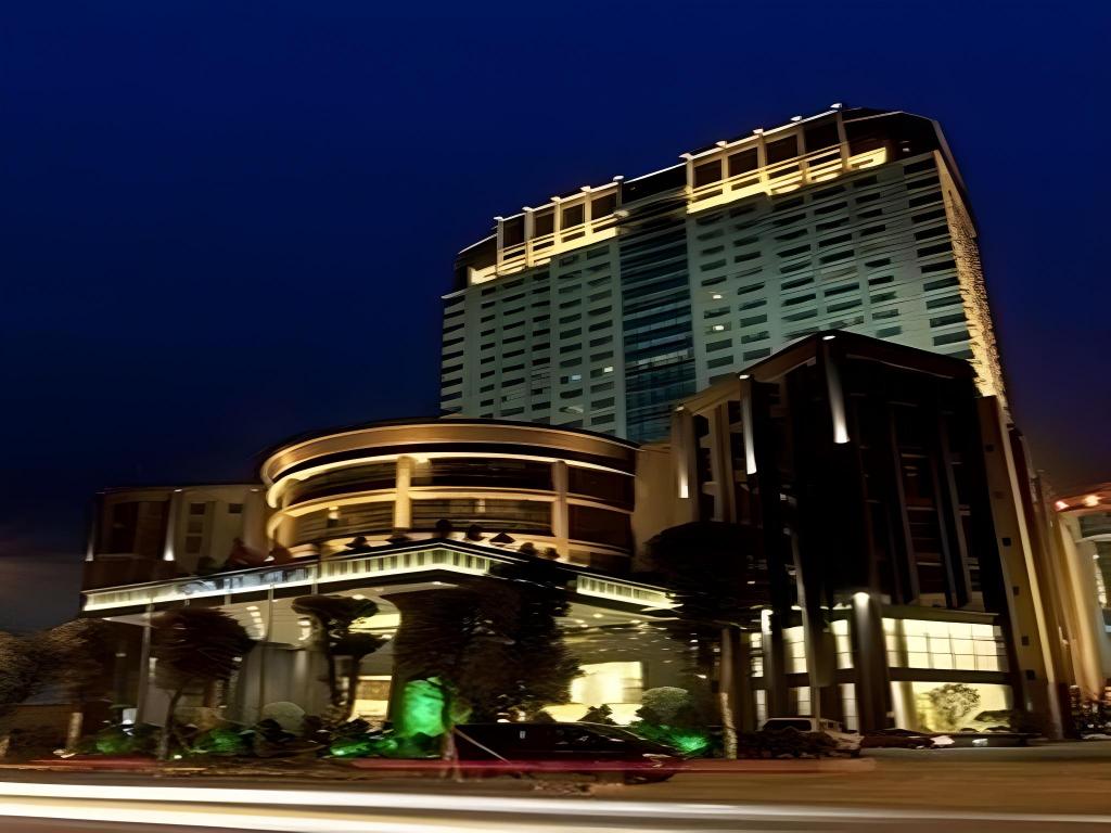 Yihao International Hotel — hotel in Dongguan