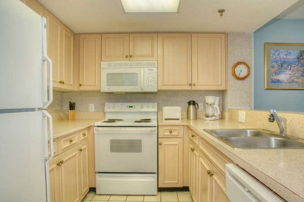 Units at Sea Watch Resort by Elliott Beach Rentals - photo 4