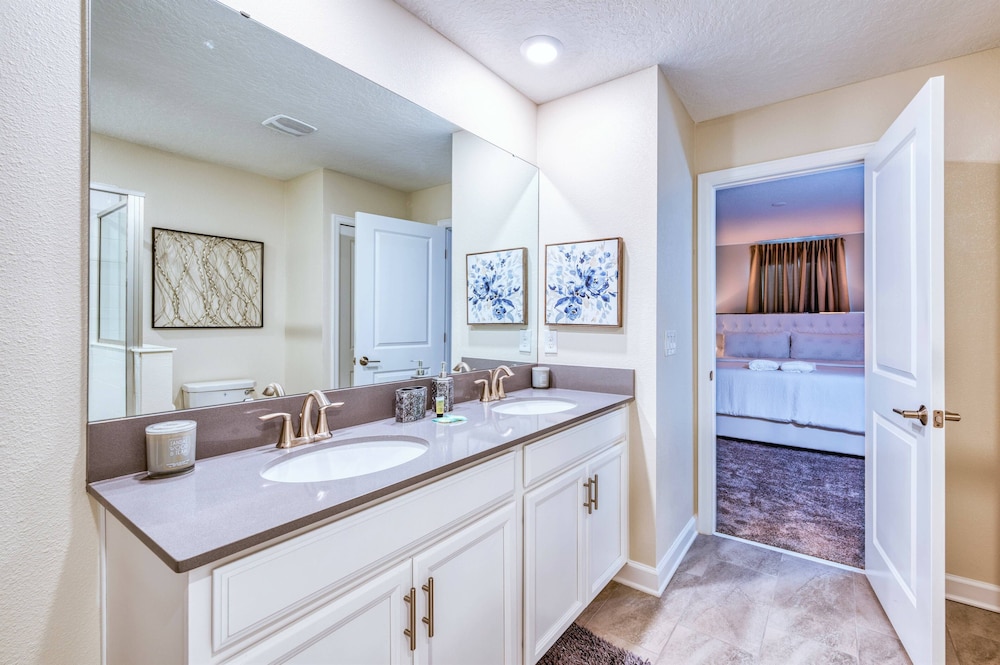 Gorgeous Brand New 7 Bedrooms House With Pool and Game Room at Champions Gate Resort - photo 22