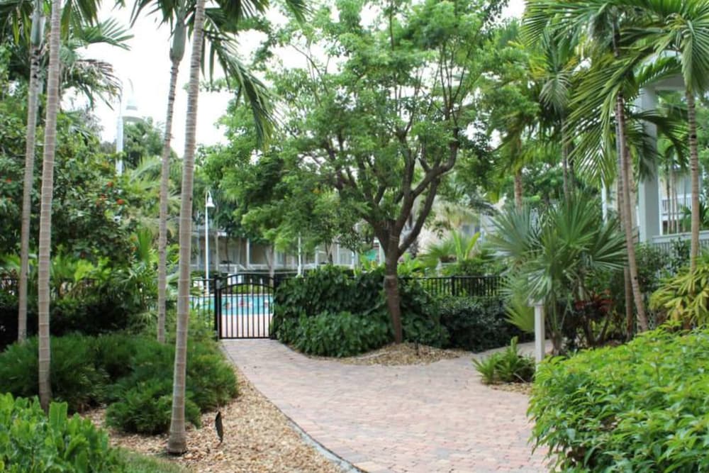 Coral Palm by Avantstay Key West Walkable Gated Community & Shared Pool - photo 28