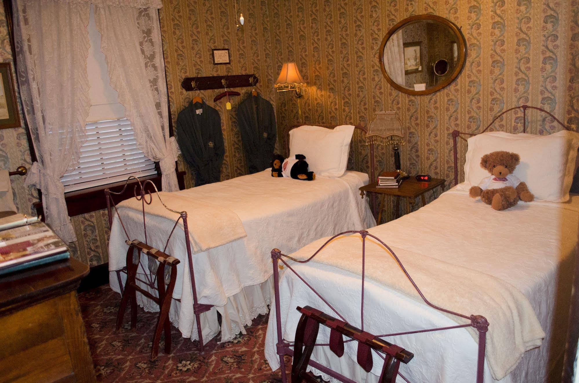 Historic National Hotel & Restaurant - photo 16