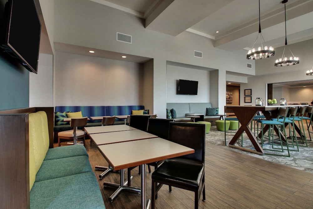 Hampton Inn & Suites Southport - photo 4