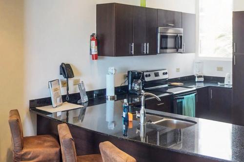 The Palms 501 — 4-Star Luxury Hotel in Jaco, Costa Rica
