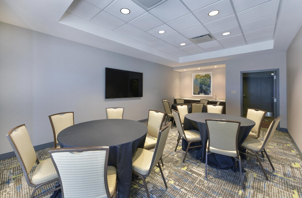 Hampton Inn & Suites Burlington NC - photo 55