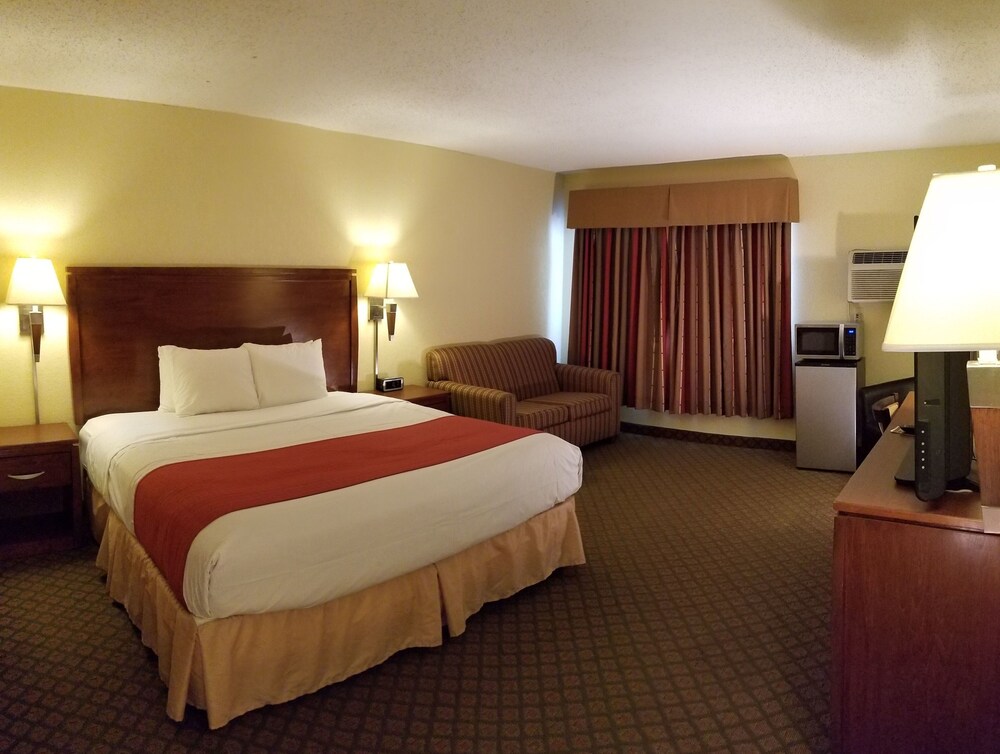Red River Inn & Suites Fargo - photo 6
