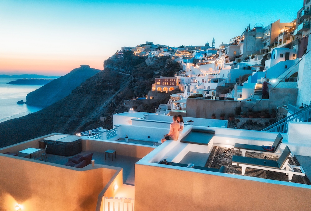 NK Cave House Villa — 4-Star Luxury Hotel in Fira, Greece