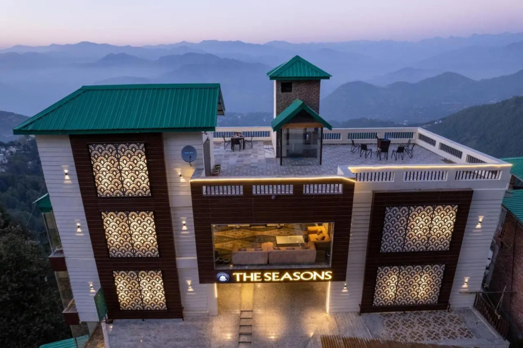 The Seasons Dalhousie Best Valley View & Mountain View AC Hotel in Dalhousie in Dalhousie, India
