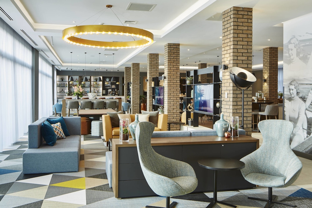 Courtyard by Marriott Oxford South - carbon neutral hotel in Abingdon