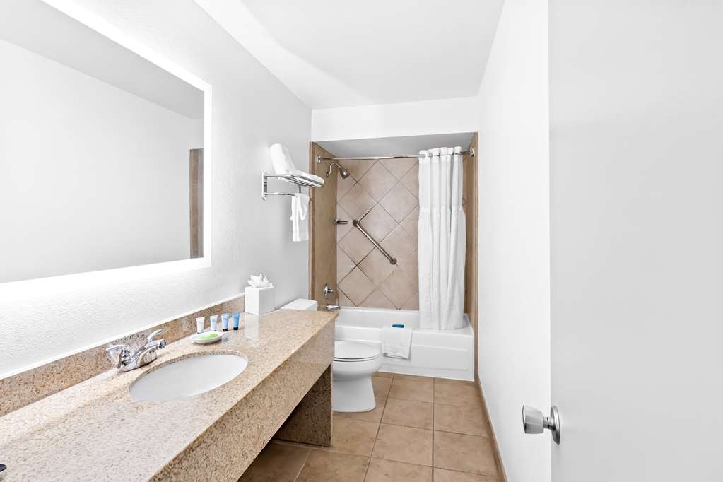 Red Lion Hotel Portland Airport - photo 26