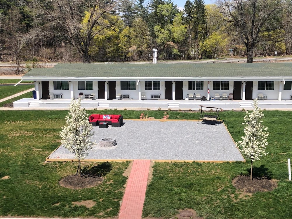 The Minuteman Inn - photo 19
