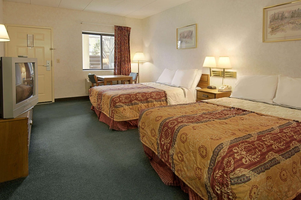Days Inn by Wyndham Morehead - photo 11