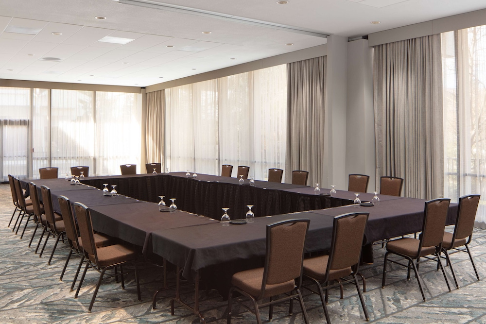 DoubleTree By Hilton Sacramento - photo 37