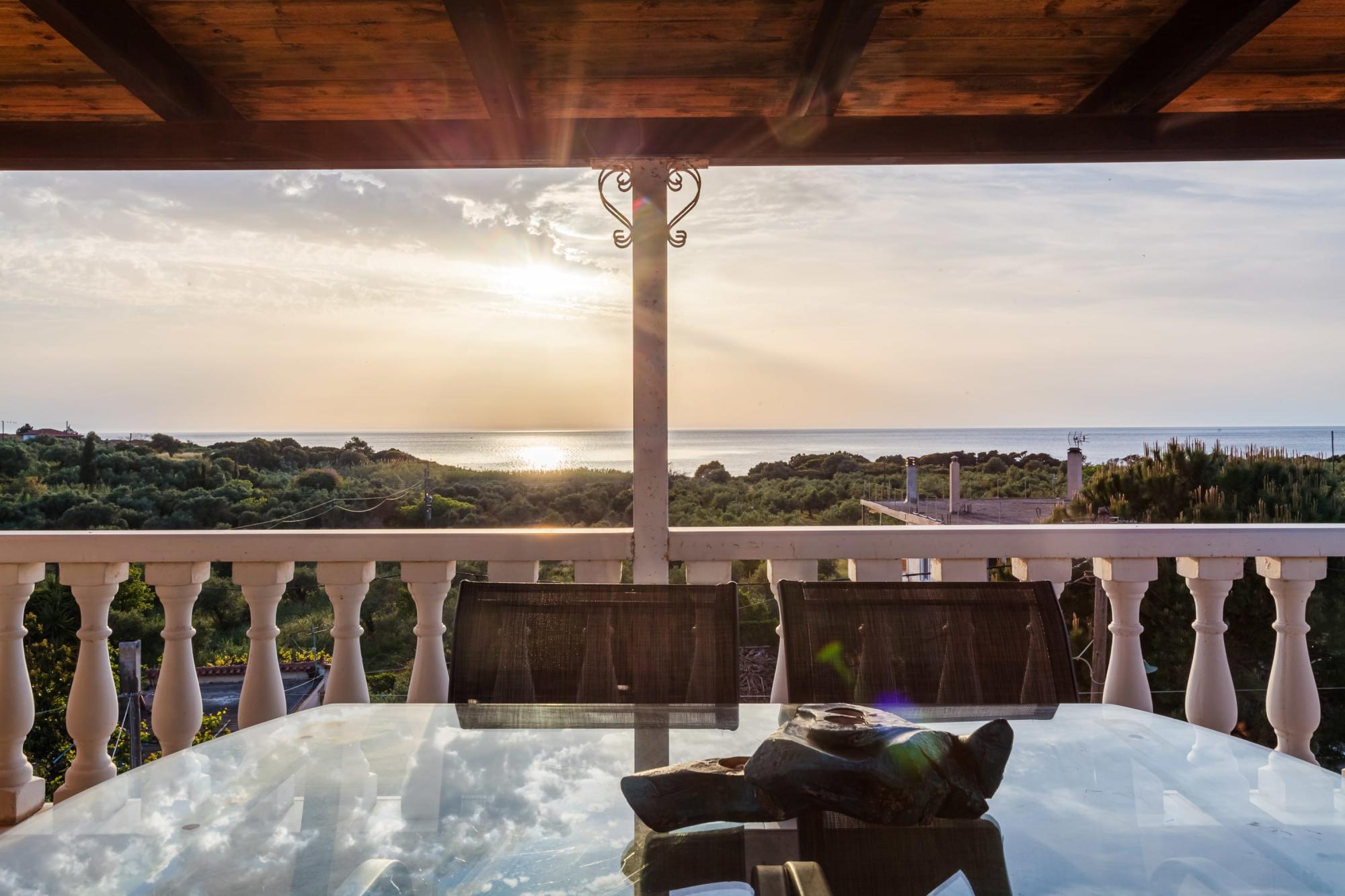 Kyparissia Seaside Loft Sunsets Near the Sea — hotel in Kyparissia