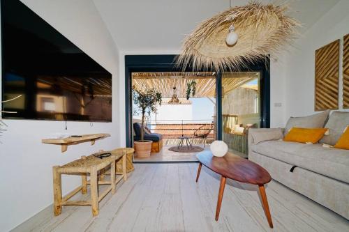 Maison bohA me au bord de l'eau — 4-Star Luxury Hotel in Sete, France