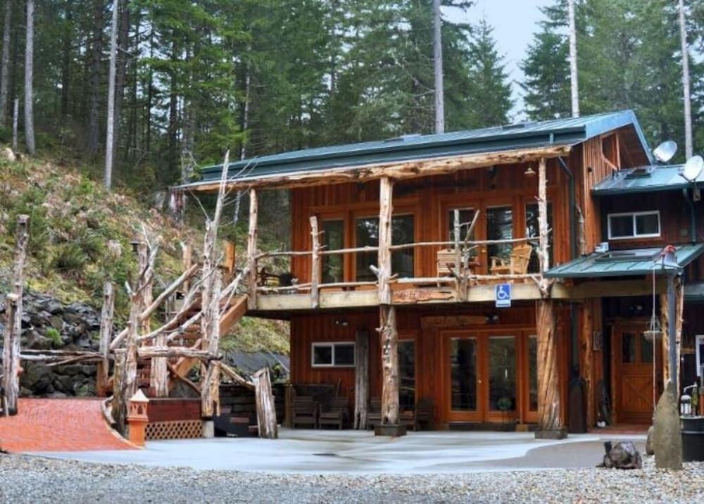 Lanzarotta Bed And Breakfast — 4-Star Luxury Hotel in Eugene, United States