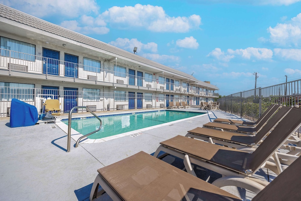 Motel6 Fort Worth TX East - photo 19