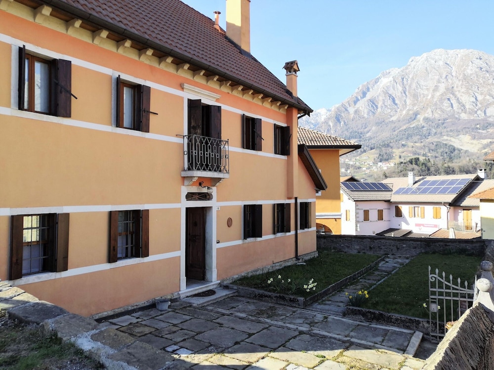 Charming Alpine Retreat for 9 — 4-Star Luxury Hotel in Pieve D'alpago, Italy