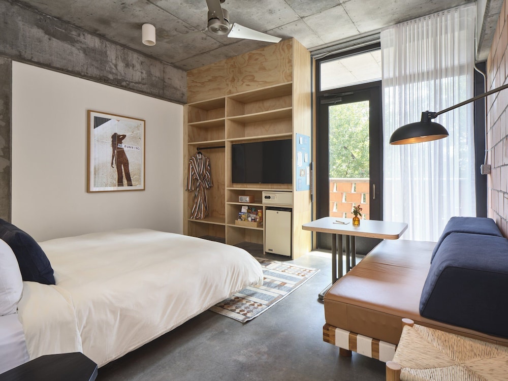 The Carpenter Hotel - photo 7