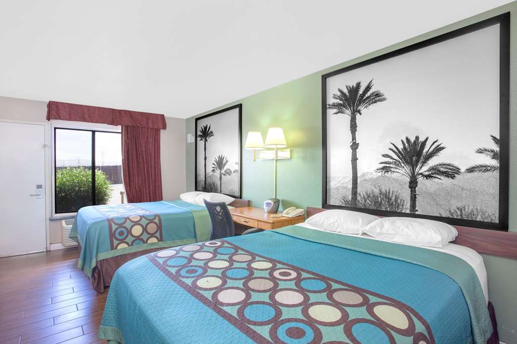 Super 8 by Wyndham Barstow - photo 10