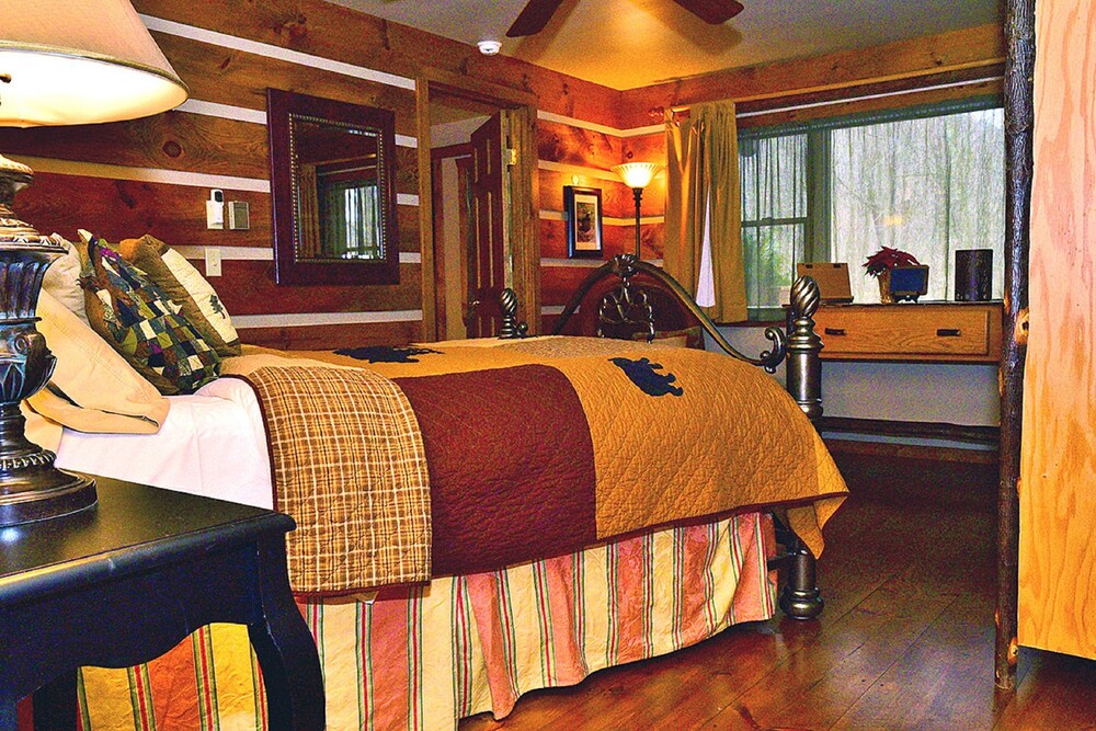 Bear Lodges & 131 Main Street - photo 4